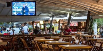 Bares e restaurantes da Bahia serão obrigados a exigir comprovante de vacinação