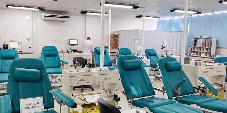 Surto de gripe e covid-19 afastam doadores dos postos de coleta de sangue