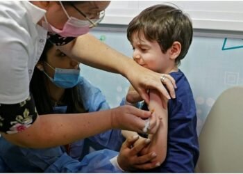 Primeiro lote de vacinas da Pfizer para crianças chega a Salvador