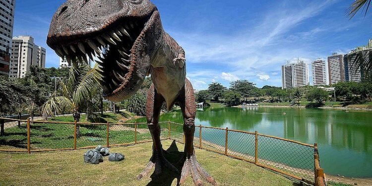 Bruno Reis anuncia parceria para colocar mais dinossauros em parque no Stiep