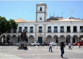 Câmara de Salvador suspende atividades presencias até o fim de janeiro