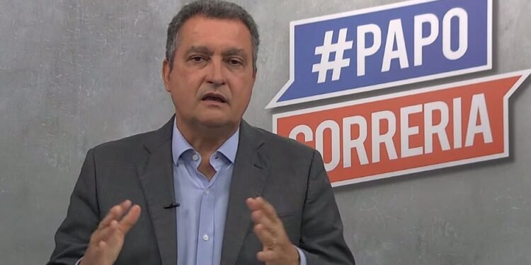 Funcionários públicos que não se vacinaram já começaram a ser demitidos, diz Rui