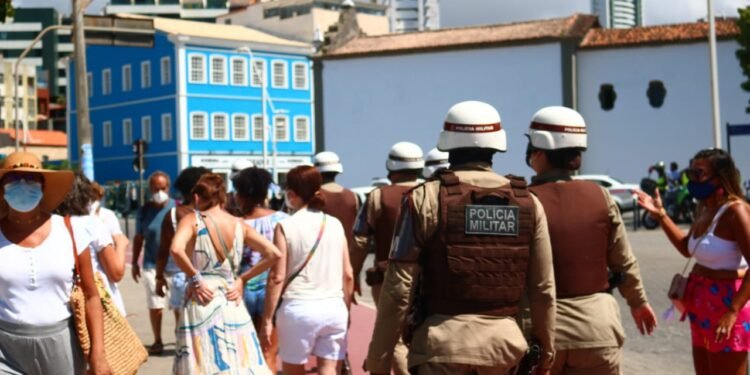 Operação Lavagem de Iemanjá reforça patrulhamento no Rio Vermelho