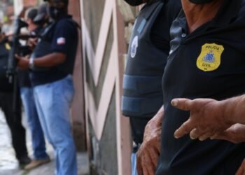 Funcionários da Lemos Brito e detentos são ouvidos pela polícia