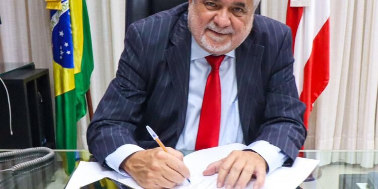 Deputado Paulo Rangel assume interinamente presidência da ALBA e comanda sessão extraordinária amanhã