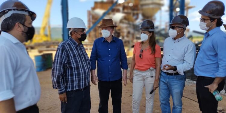 Distribuidora de combustíveis e fundos de investimentos conhecem instalações do Polo Agroindustrial e Bioenergético do Médio São Francisco