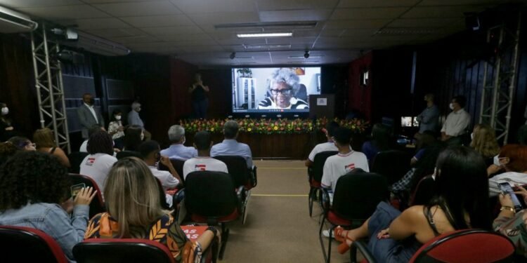 Ano letivo começa na rede estadual com investimentos da ordem de R$ 83 milhões