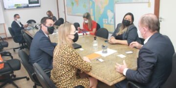 Vice-governador apresenta potencialidades da Bahia à vice-embaixadora da Holanda