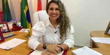 Prefeitura de Eunápolis antecipa salários de servidores