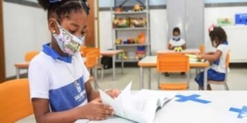 Salvador fará busca ativa de crianças não vacinadas em escolas