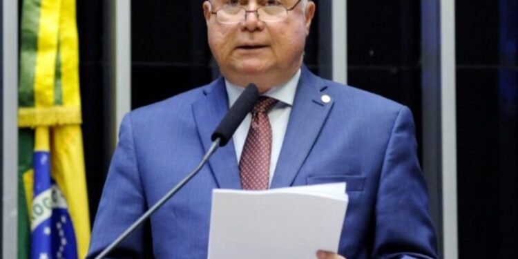 Azi diz que governo usa devolução de recursos de respiradores para encobrir caso da Hempcare: ‘Dois anos sem resposta’