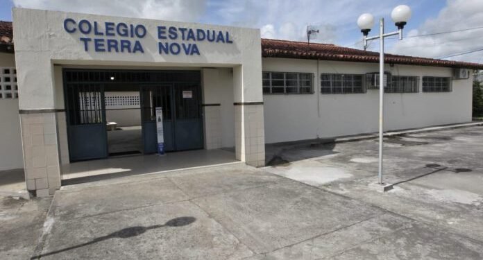 Governo fará ampliação de colégio estadual e outras obras em Terra Nova