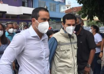 Bruno diz que só pensará na mudança dos secretários na segunda quinzena de março