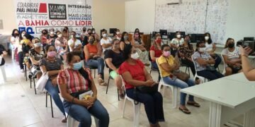 Merendeiras de escolas municipais recebem capacitação