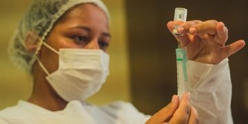 Secretaria de Saúde de Ilhéus alerta para baixa procura por 3ª dose contra covid