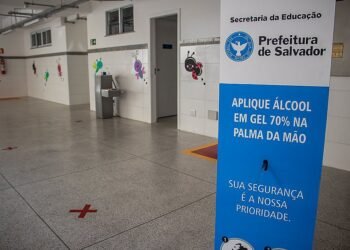 Bruno destaca avanço de vacinação e pede que pais levem filhos às escolas