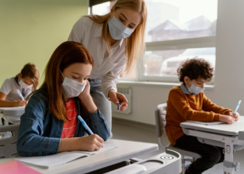 Volta às aulas exige cuidados para evitar transmissão de doenças virais respiratórias