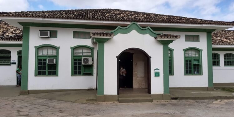 Médicos denunciam prefeitura de Jacobina por salários atrasados