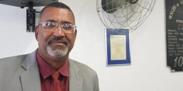 Vereador baiano é acusado de mudar eleições para presidente da Câmara para concorrer só