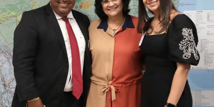 Leandro Guerrilha se reúne com ministra para pedir apoio em ações sociais para Bahia