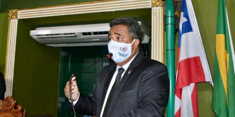 Leandro Guerrilha propõe reforço escolar gratuito para jovens e crianças carentes