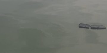 Novas manchas de óleo no mar da Baía de Todos os Santos assustam população