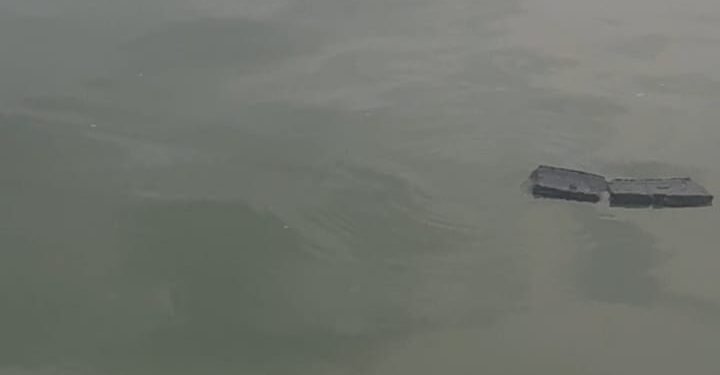 Novas manchas de óleo no mar da Baía de Todos os Santos assustam população