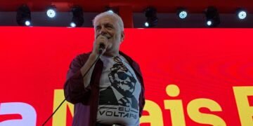 “Acabamos com a tirania. Não queremos a volta da tirania”, diz Wagner em evento com Lula