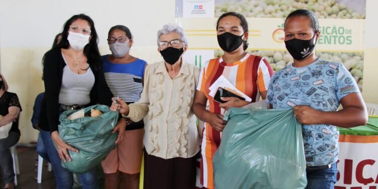 Governo da Bahia beneficia mais de 535 mil famílias com entrega de alimentos durante a pandemia