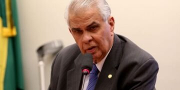José Araújo renuncia à presidência do PL e se desfilia da sigla