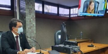 Em audiência da Comissão da Covid na Alba, secretária de Saúde faz apelo à população baiana para completar esquema vacinal