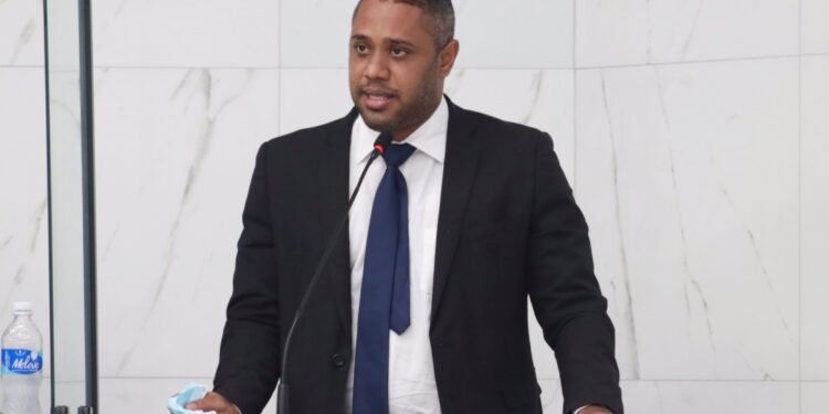 Vereador de Camaçari pede ao TCM que encaminhe contas de Caetano para Câmara do município