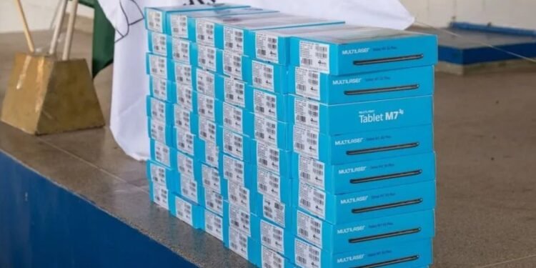 Lauro de Freitas deixa de pagar sistema usado em tablets