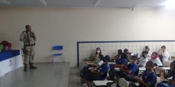 83ª CIPM leva conhecimento e demonstração com cães para estudantes