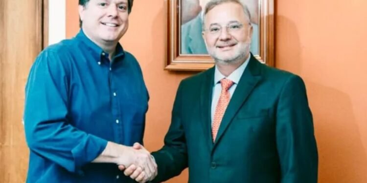 Fábio Vilas-Boas se filia ao MDB e aproxima partido do PT baiano