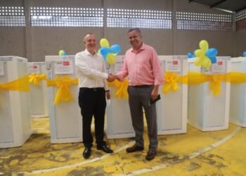 Moradores de municípios baianos prejudicados por chuvas recebem doação da Turquia