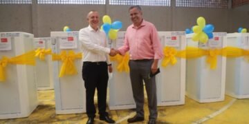 Moradores de municípios baianos prejudicados por chuvas recebem doação da Turquia