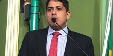 Filiado ao Podemos, vereador anuncia apoio a Roma e Bolsonaro