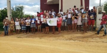 Agricultores familiares de comunidades quilombolas do Piemonte da Diamantina recebem o Cefir