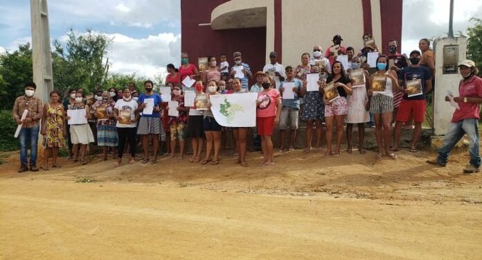 Agricultores familiares de comunidades quilombolas do Piemonte da Diamantina recebem o Cefir