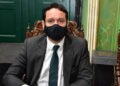 André Fraga condena poluição de praias: “Coelba e Embasa deveriam receber multa milionária”