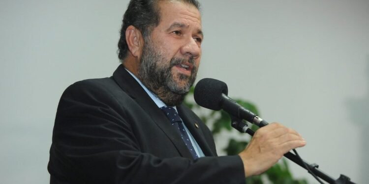 Convidado para o PDT, Zé Ronaldo tem resistindo à filiação, diz presidente nacional do partido