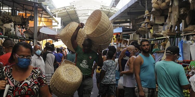 Conselho Estadual de Saúde defende manutenção do uso de máscaras na Bahia