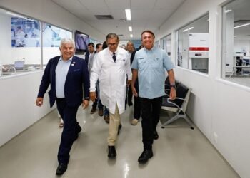Bolsonaro visita OSID e participa de lançamento de unidade de ressonância do Hospital Santo Antônio