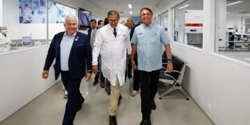 Bolsonaro visita OSID e participa de lançamento de unidade de ressonância do Hospital Santo Antônio