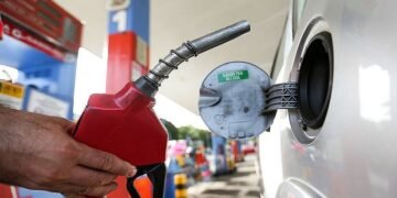 Defasagem do diesel e gasolina na Bahia cai a 1%, mas sobe no restante do Brasil