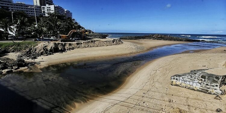 Praias entre Rio Vermelho e Farol da Barra estarão impróprias para banho até dia 9