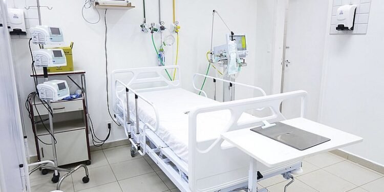 Prefeitura avaliar transformar leitos de UTI adultos em pediátricos