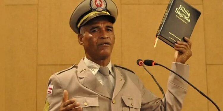 Mesmo aposentado, Pastor Sargento Isidório é promovido a capitão da PM