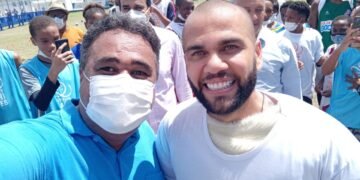 Daniel Alves deve receber título de cidadão soteropolitano, proposto por Leandro Guerrilha